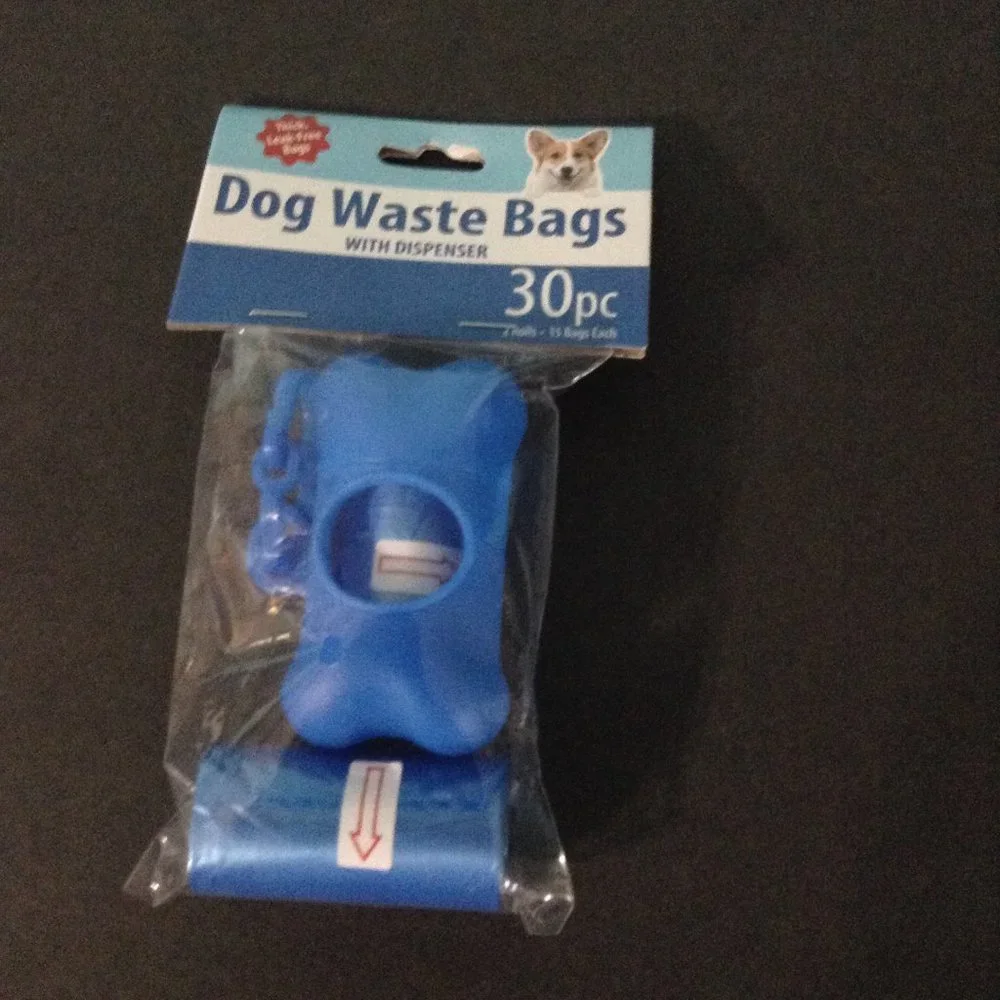 DOG WASTE BAGS WITH DISPENSER 30 PC 2 ROLLS 15 BAGS EACH NEW